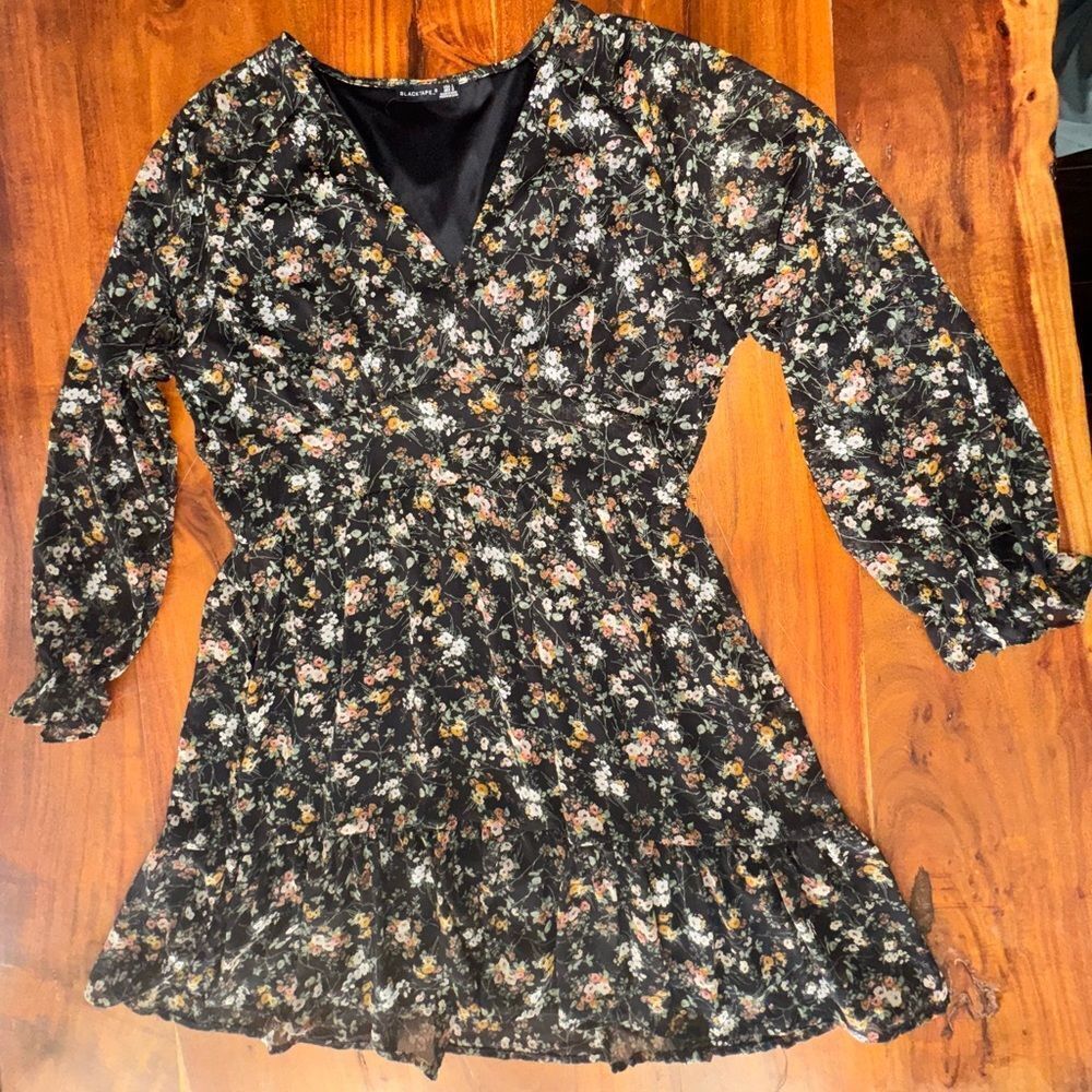 Black Tape Floral V-Neck Ruffle Hem Long Sleeve Mini Dress Black Multi Size LG - Picture 3 of 14
